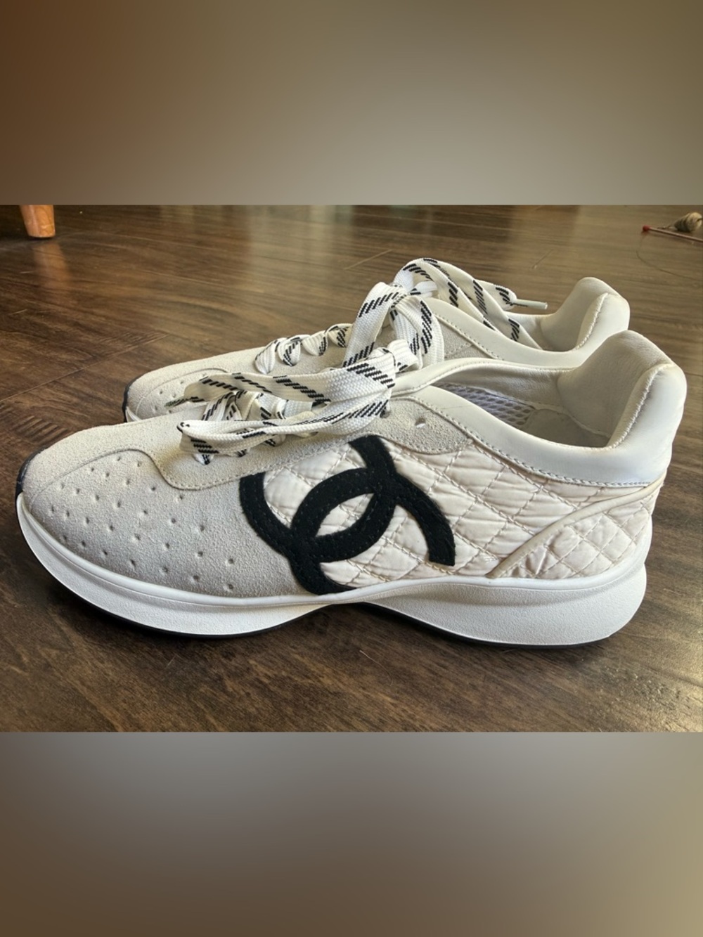 Chanel CC Logo sneakers